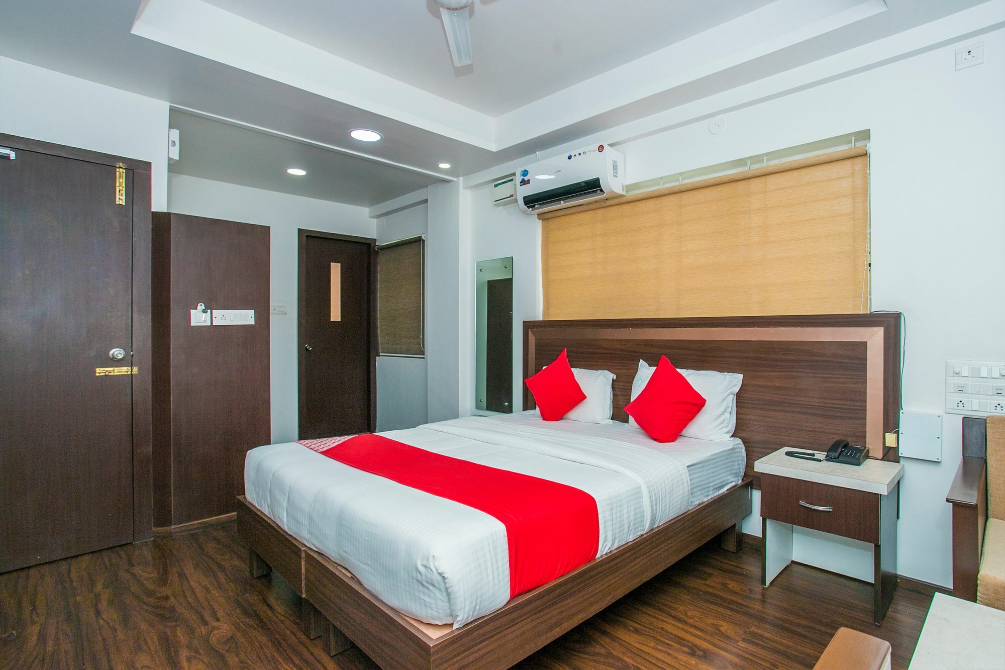 Flagship Malnad Residency Near Bengaluru Palace Exterior photo
